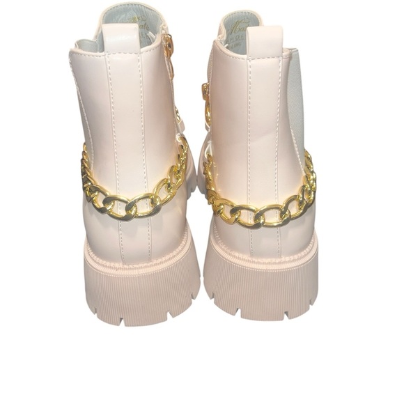 NWOT Mata Chic Blush Pink Ankle Boots with Gold Chain - Picture 4 of 6